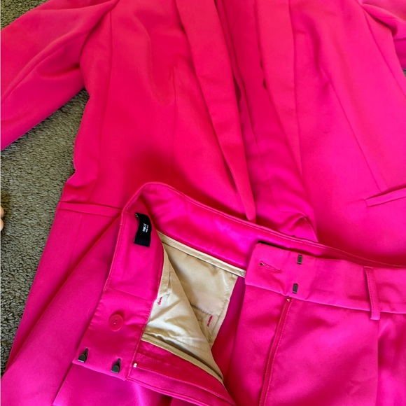 Editor One Button Boyfriend Blazer and Editor Mid Rise Straight Ankle Pant - Picture 5 of 5